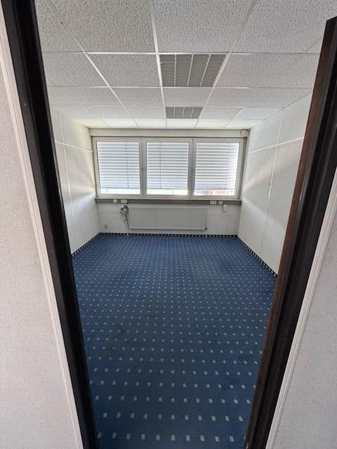 Prenájom nebytového priestoru 2.024 m², Schlierbach, Bádensko-Wurttembersko Prenájom nebytového priestoru 2.024 m², Schlierbach, Bádensko-Wurttembersko