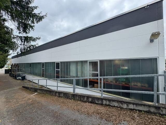 Prenájom nebytového priestoru 2.024 m², Schlierbach, Bádensko-Wurttembersko Prenájom nebytového priestoru 2.024 m², Schlierbach, Bádensko-Wurttembersko