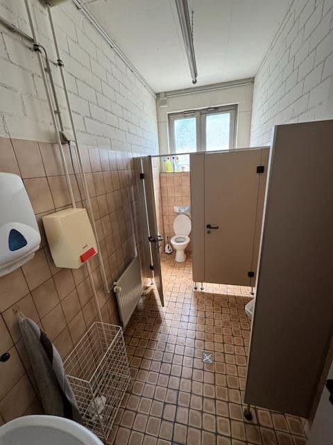 Prenájom nebytového priestoru 2.024 m², Schlierbach, Bádensko-Wurttembersko Prenájom nebytového priestoru 2.024 m², Schlierbach, Bádensko-Wurttembersko