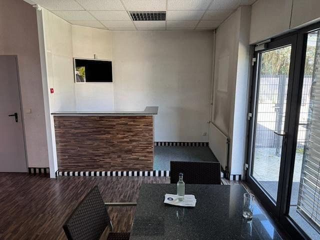 Prenájom nebytového priestoru 2.024 m², Schlierbach, Bádensko-Wurttembersko Prenájom nebytového priestoru 2.024 m², Schlierbach, Bádensko-Wurttembersko