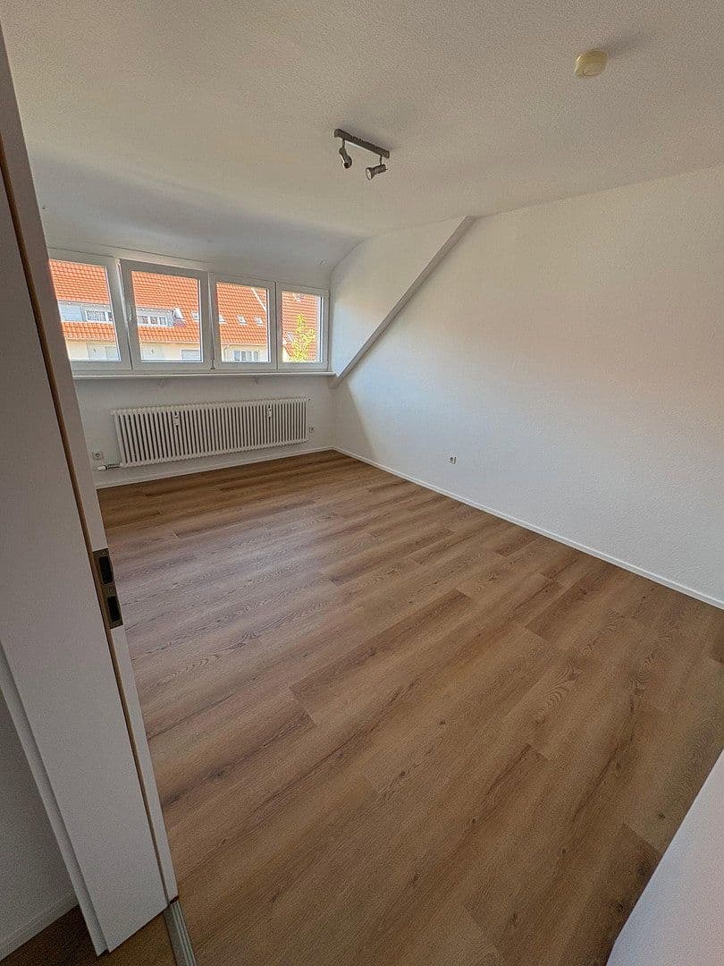 Prenájom bytu 3-izbový 70 m², Bronnäcker 16, Stuttgart, Bádensko-Wurttembersko Prenájom bytu 3-izbový 70 m², Bronnäcker 16, Stuttgart, Bádensko-Wurttembersko