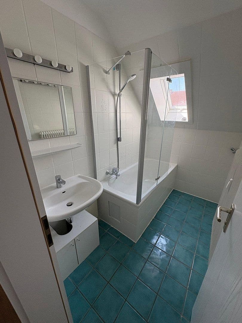 Prenájom bytu 3-izbový 70 m², Bronnäcker 16, Stuttgart, Bádensko-Wurttembersko Prenájom bytu 3-izbový 70 m², Bronnäcker 16, Stuttgart, Bádensko-Wurttembersko