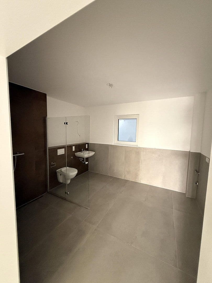 Prenájom bytu 3-izbový 115 m², Höhenstraße 2, Hümmerich, Porýnie-Falcko Prenájom bytu 3-izbový 115 m², Höhenstraße 2, Hümmerich, Porýnie-Falcko