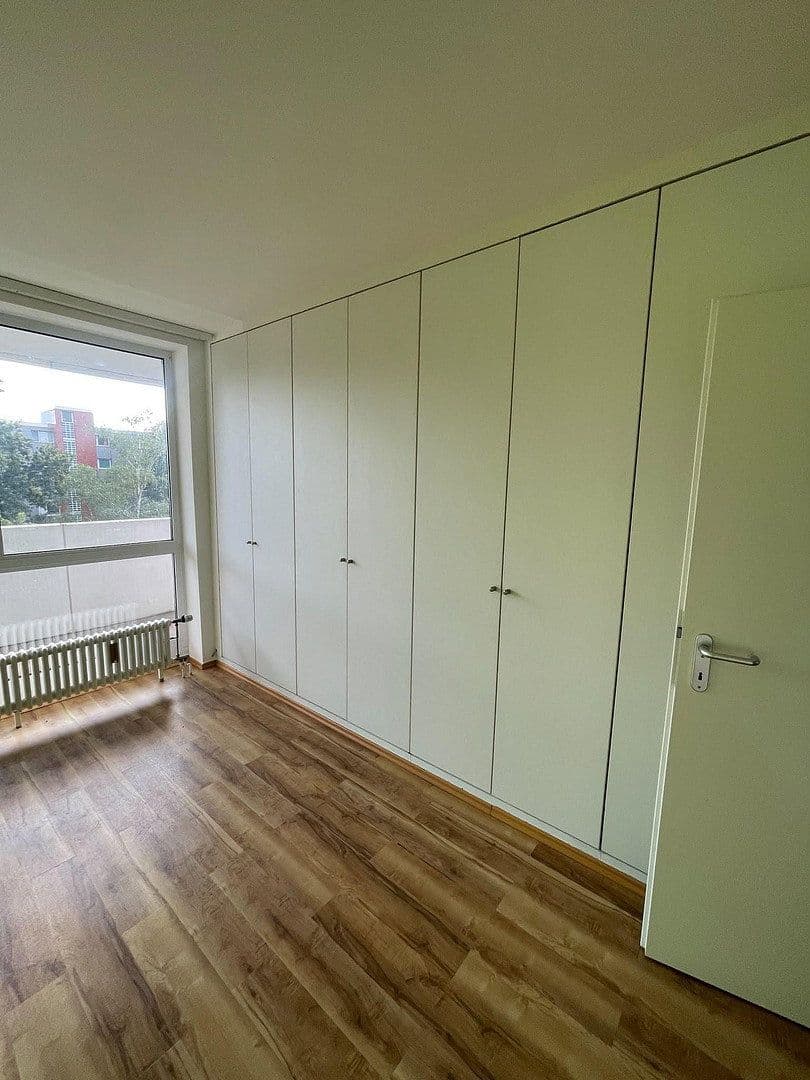 Prenájom bytu 3-izbový 90 m², Kaarst, Severné Porýnie - Westfálsko Prenájom bytu 3-izbový 90 m², Kaarst, Severné Porýnie - Westfálsko