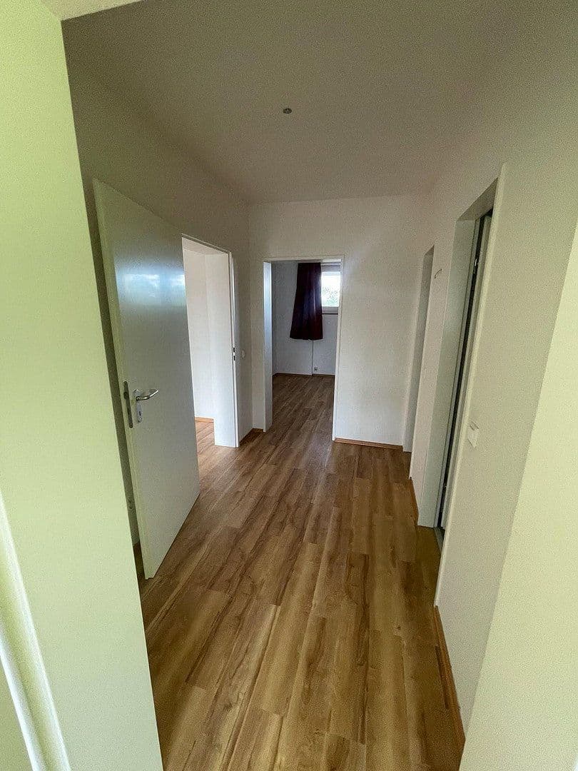 Prenájom bytu 3-izbový 90 m², Kaarst, Severné Porýnie - Westfálsko Prenájom bytu 3-izbový 90 m², Kaarst, Severné Porýnie - Westfálsko