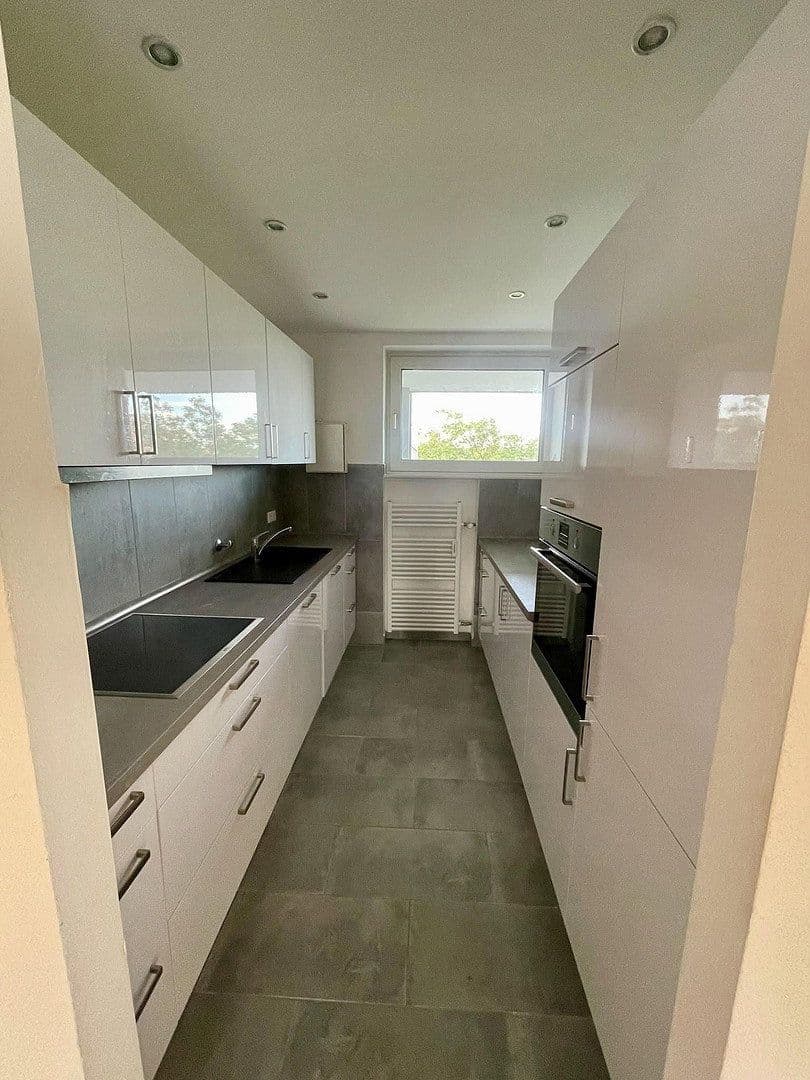 Prenájom bytu 3-izbový 90 m², Kaarst, Severné Porýnie - Westfálsko Prenájom bytu 3-izbový 90 m², Kaarst, Severné Porýnie - Westfálsko