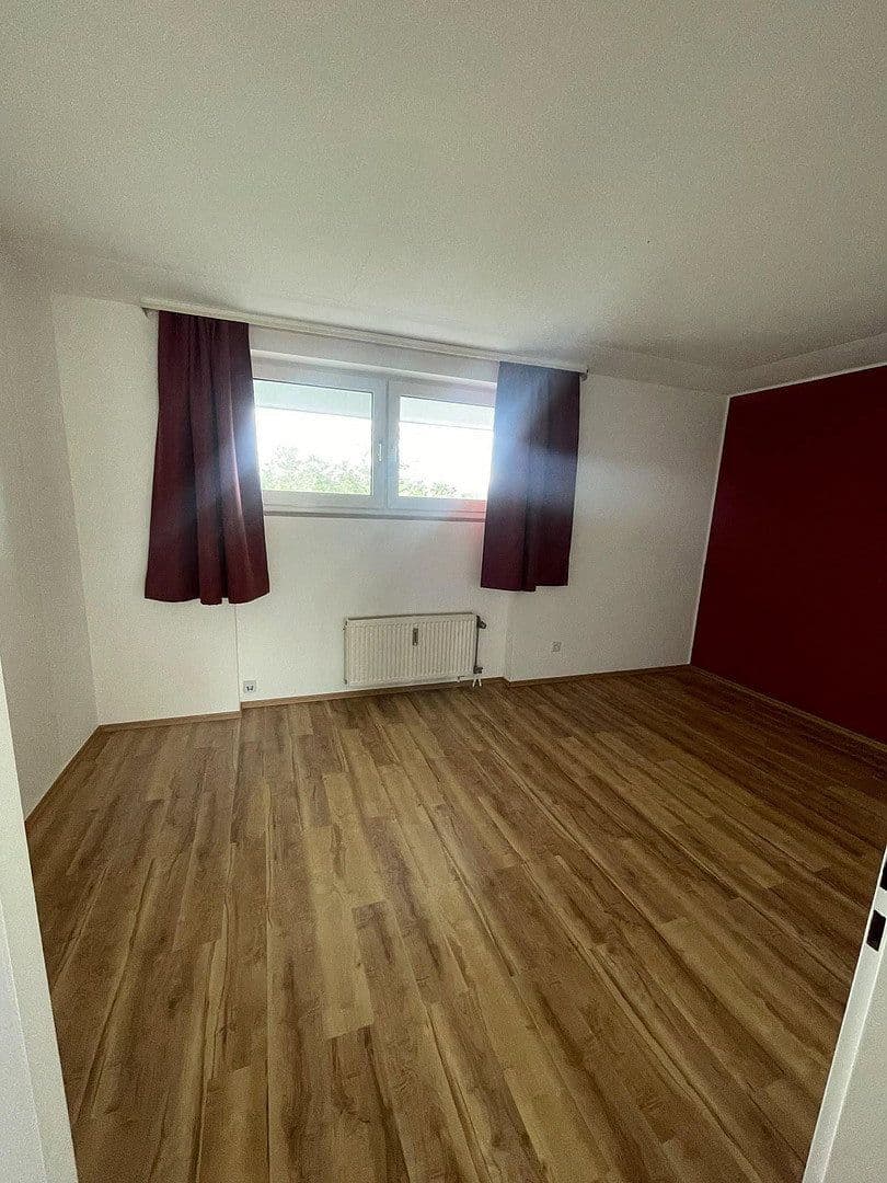 Prenájom bytu 3-izbový 90 m², Kaarst, Severné Porýnie - Westfálsko Prenájom bytu 3-izbový 90 m², Kaarst, Severné Porýnie - Westfálsko