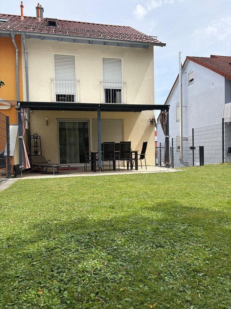 Predaj domu 180 m², pozemok 300 m², Künzelsau, Bádensko-Wurttembersko Predaj domu 180 m², pozemok 300 m², Künzelsau, Bádensko-Wurttembersko