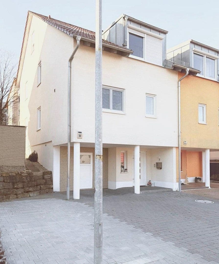 Predaj domu 180 m², pozemok 300 m², Künzelsau, Bádensko-Wurttembersko Predaj domu 180 m², pozemok 300 m², Künzelsau, Bádensko-Wurttembersko