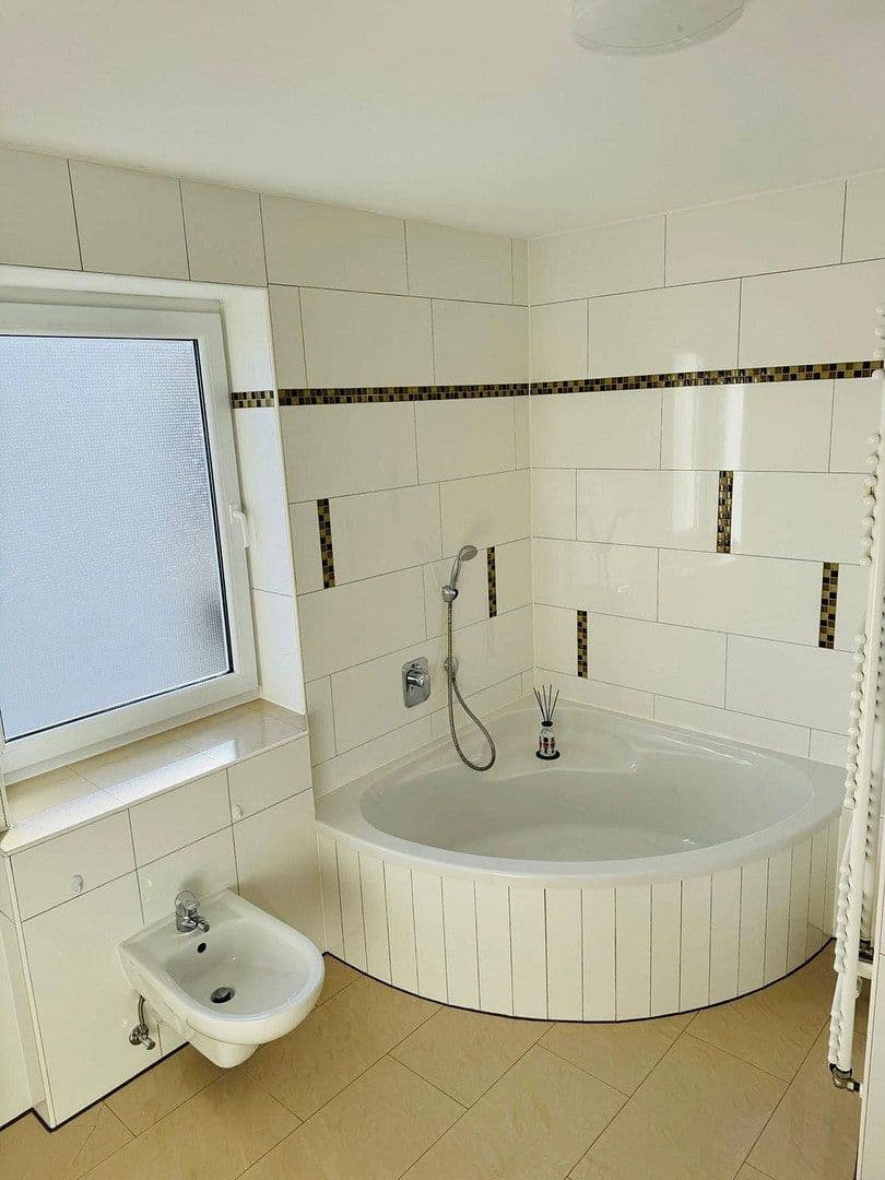 Predaj domu 180 m², pozemok 300 m², Künzelsau, Bádensko-Wurttembersko Predaj domu 180 m², pozemok 300 m², Künzelsau, Bádensko-Wurttembersko