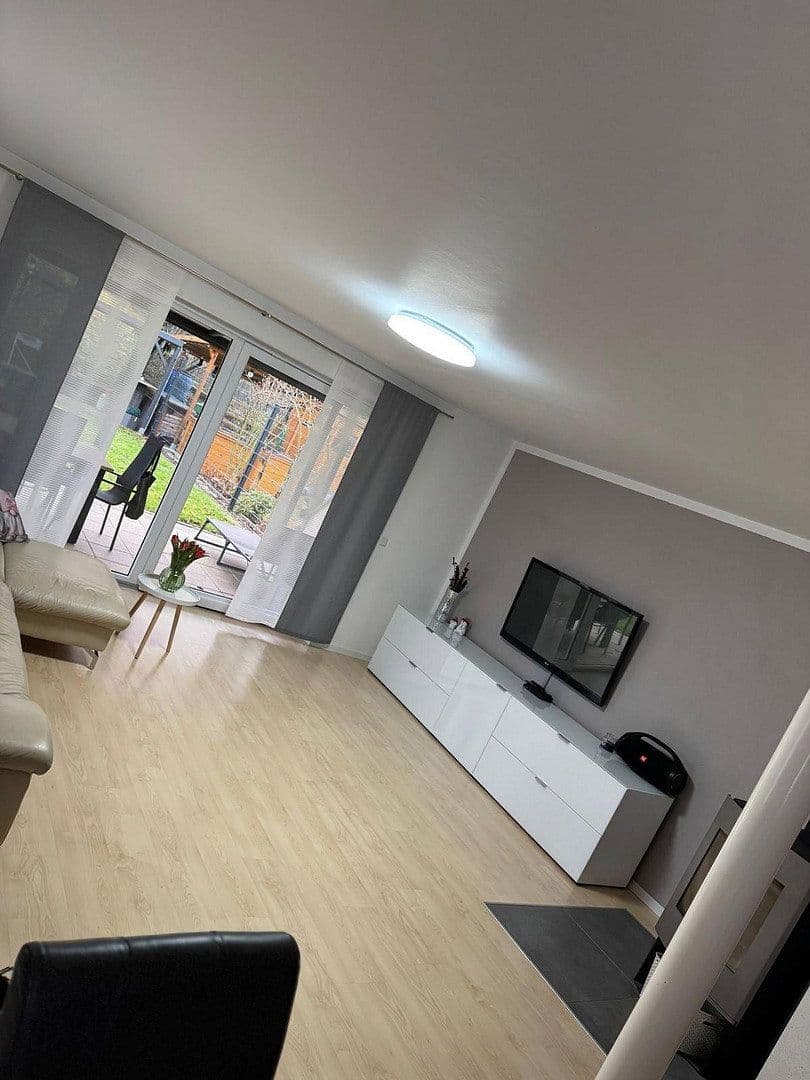 Predaj domu 180 m², pozemok 300 m², Künzelsau, Bádensko-Wurttembersko Predaj domu 180 m², pozemok 300 m², Künzelsau, Bádensko-Wurttembersko