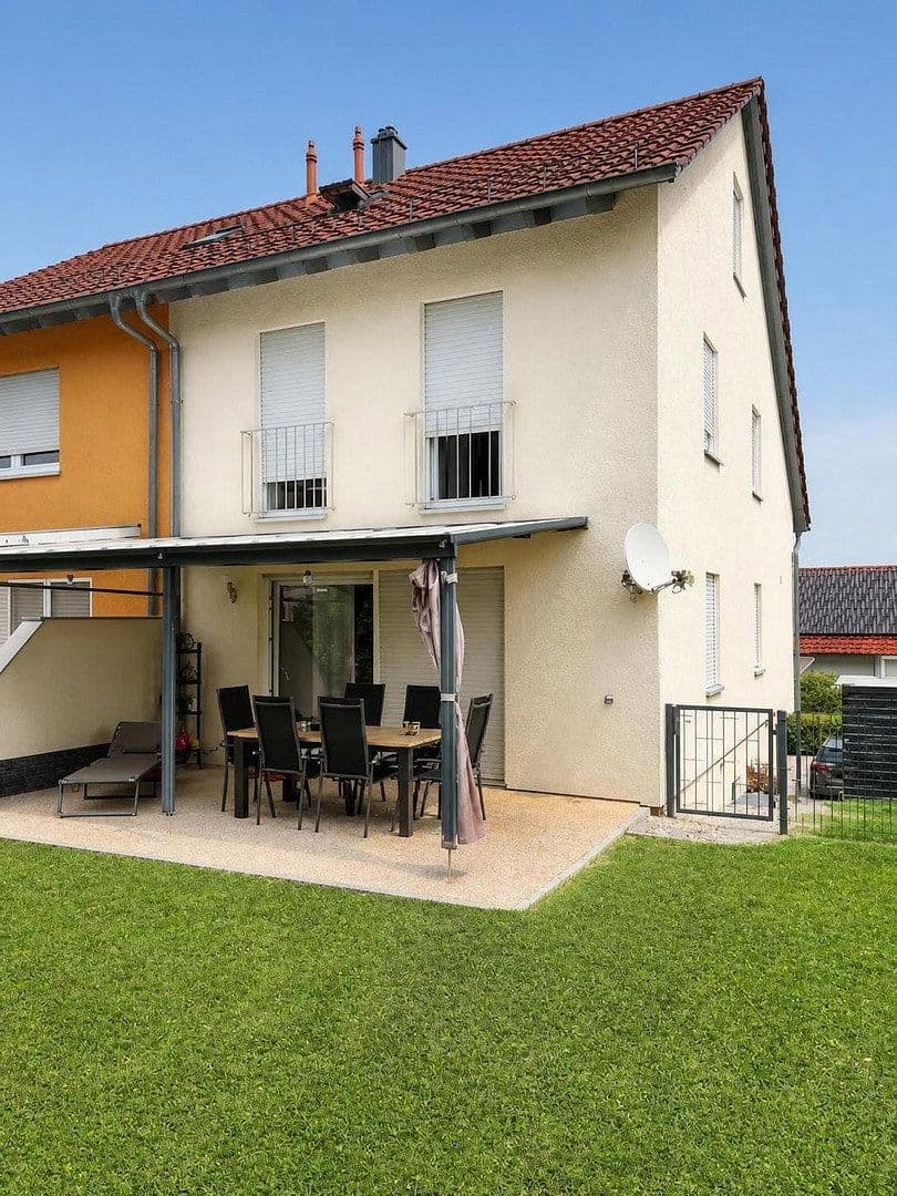 Predaj domu 180 m², pozemok 300 m², Künzelsau, Bádensko-Wurttembersko Predaj domu 180 m², pozemok 300 m², Künzelsau, Bádensko-Wurttembersko