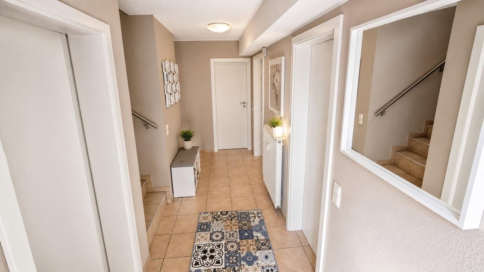 Prenájom bytu 5-izbový 125 m², Westumer Straße 19, Sinzig, Porýnie-Falcko Prenájom bytu 5-izbový 125 m², Westumer Straße 19, Sinzig, Porýnie-Falcko