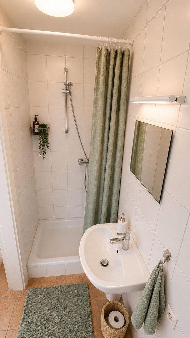 Prenájom bytu 5-izbový 125 m², Westumer Straße 19, Sinzig, Porýnie-Falcko Prenájom bytu 5-izbový 125 m², Westumer Straße 19, Sinzig, Porýnie-Falcko