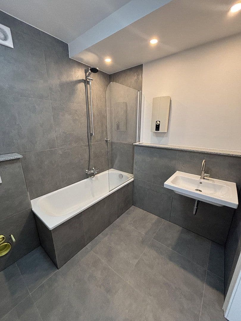 Prenájom bytu 2-izbový 62 m², Lothringer Str. 07-15, Oberhausen, Severné Porýnie - Westfálsko Prenájom bytu 2-izbový 62 m², Lothringer Str. 07-15, Oberhausen, Severné Porýnie - Westfálsko