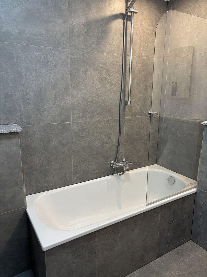 Prenájom bytu 2-izbový 62 m², Lothringer Str. 07-15, Oberhausen, Severné Porýnie - Westfálsko Prenájom bytu 2-izbový 62 m², Lothringer Str. 07-15, Oberhausen, Severné Porýnie - Westfálsko