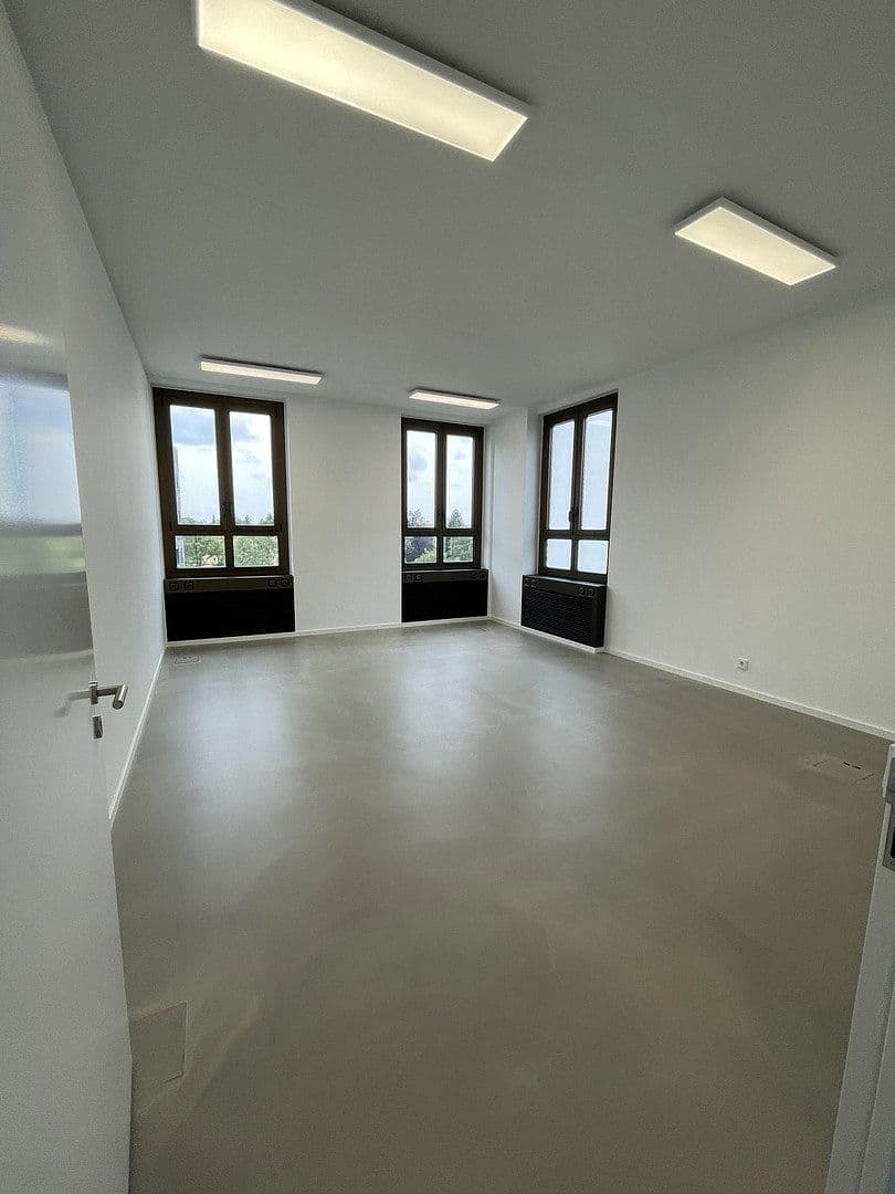 Prenájom kancelárie 297 m², Zielstattstr. 10a, München, Bavorsko Prenájom kancelárie 297 m², Zielstattstr. 10a, München, Bavorsko