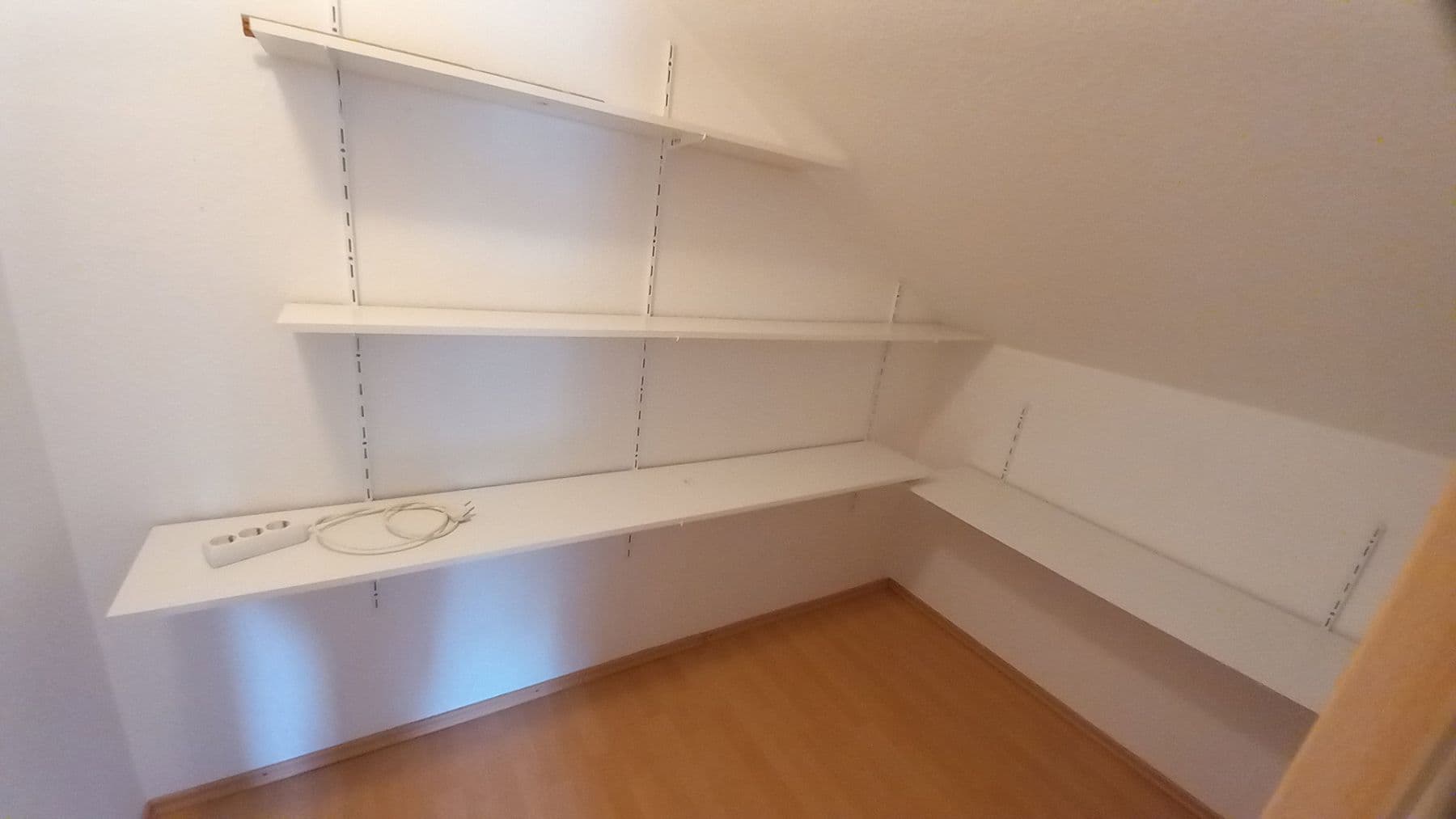 Prenájom bytu 2-izbový 60 m², Heidenheim, Bavorsko Prenájom bytu 2-izbový 60 m², Heidenheim, Bavorsko