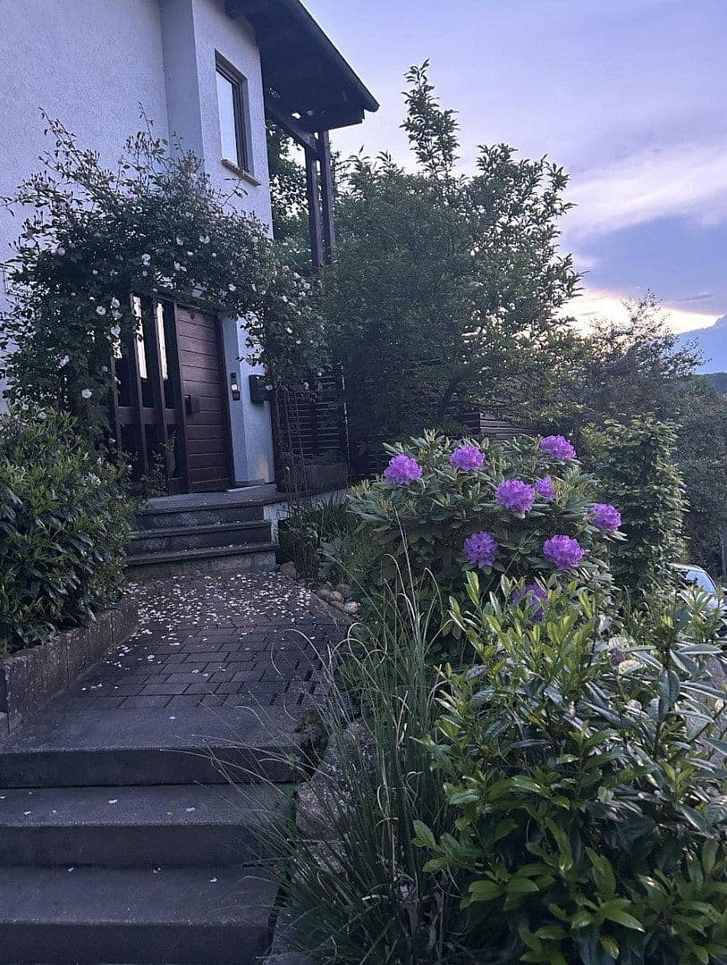 Predaj domu 286 m², pozemok 450 m², Höchberg, Bavorsko Predaj domu 286 m², pozemok 450 m², Höchberg, Bavorsko