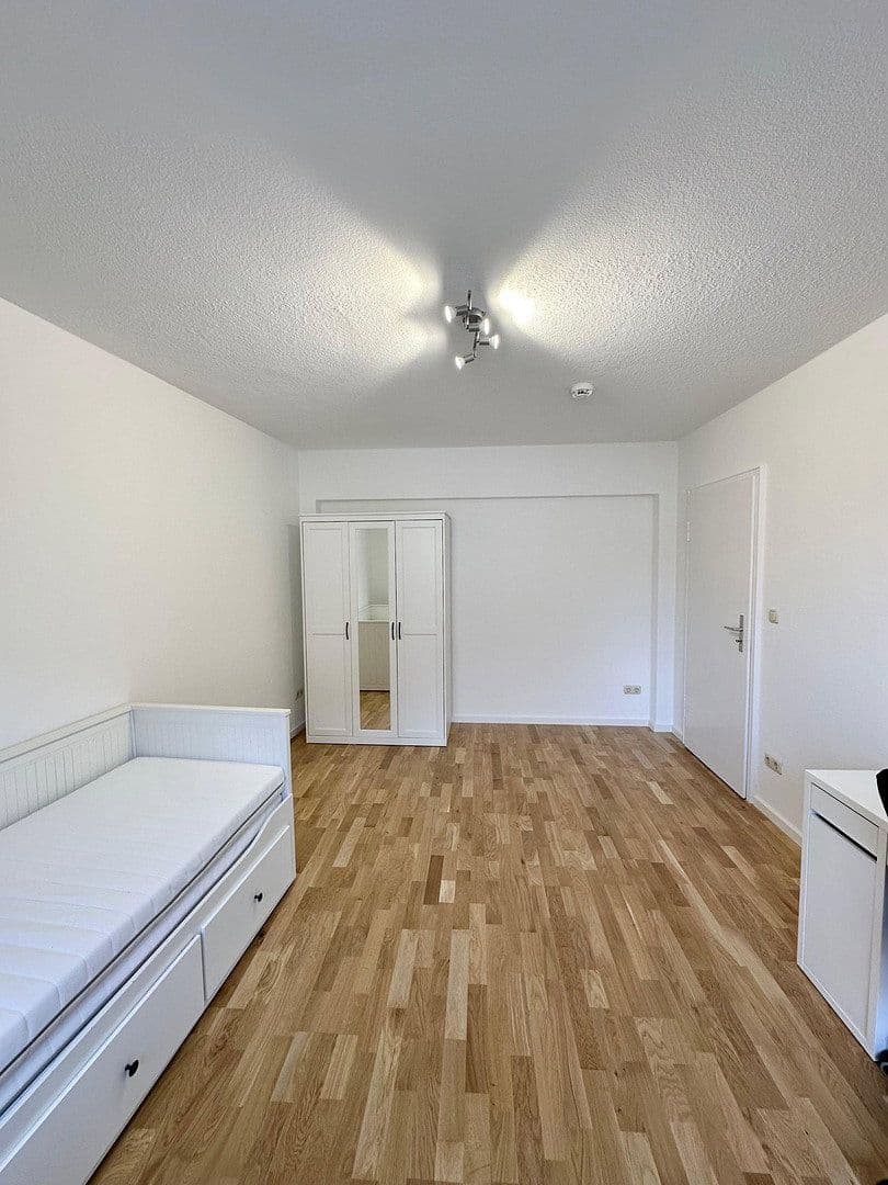 Prenájom bytu 1-izbový 70 m², Leopoldstr 57, München, Bavorsko Prenájom bytu 1-izbový 70 m², Leopoldstr 57, München, Bavorsko