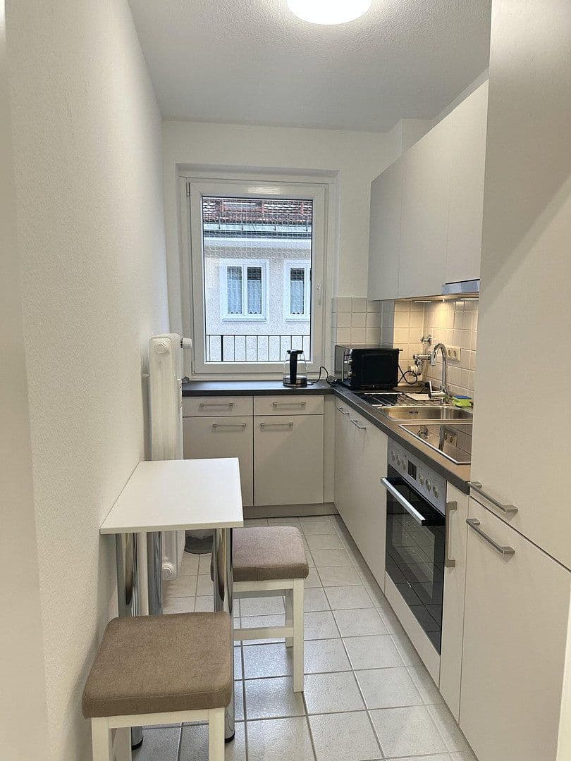 Prenájom bytu 1-izbový 70 m², Leopoldstr 57, München, Bavorsko Prenájom bytu 1-izbový 70 m², Leopoldstr 57, München, Bavorsko