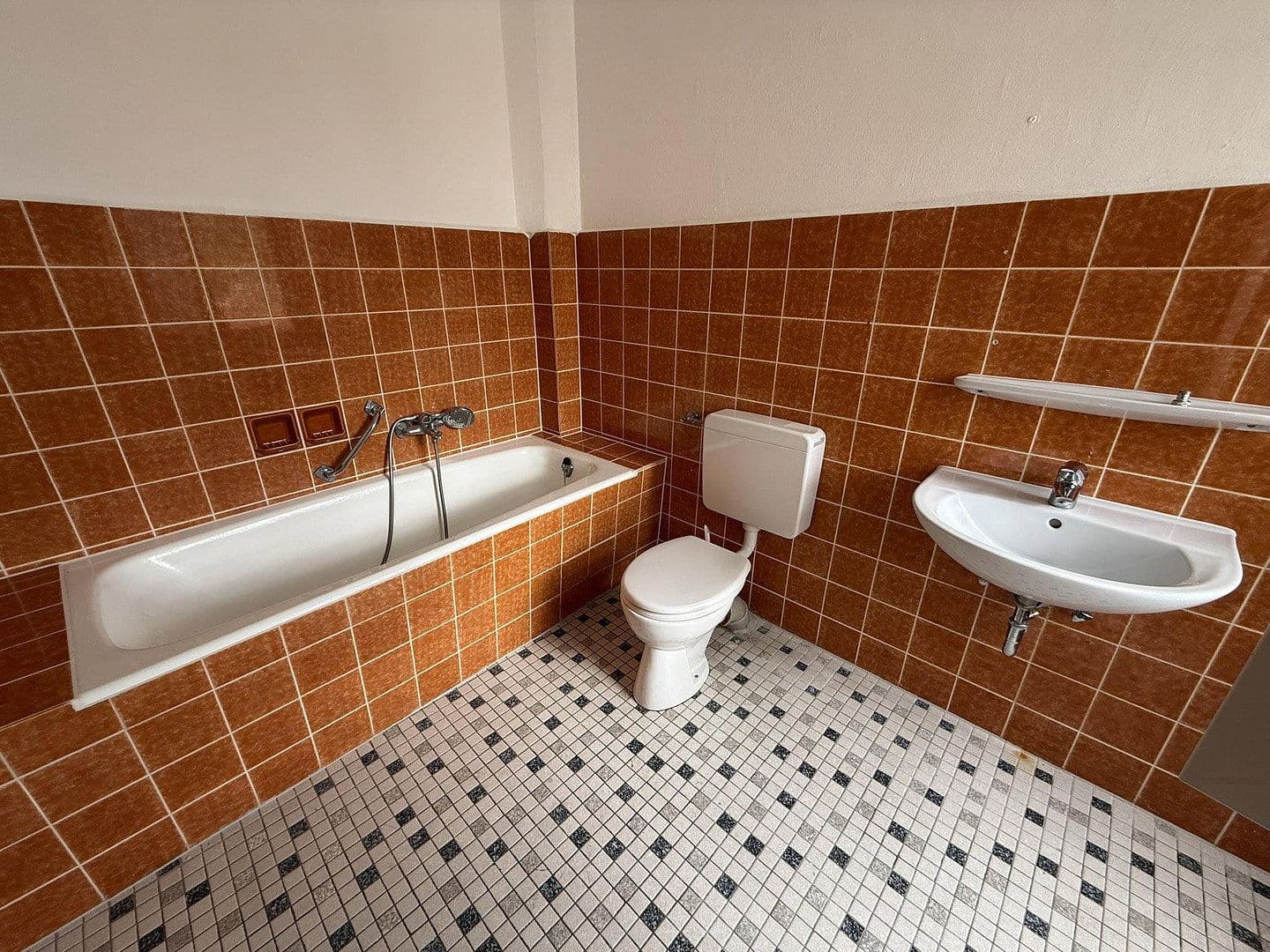 Predaj domu 262 m², pozemok 376 m², In der Märtschelt 8, Cochem, Porýnie-Falcko Predaj domu 262 m², pozemok 376 m², In der Märtschelt 8, Cochem, Porýnie-Falcko