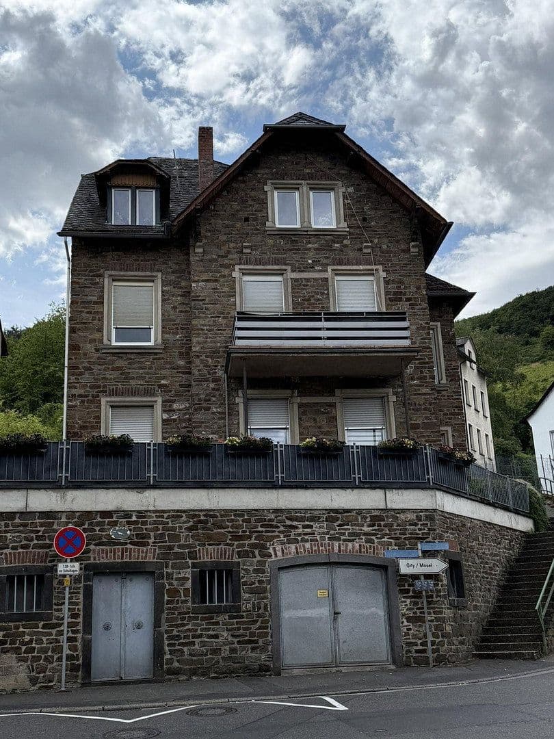Predaj domu 262 m², pozemok 376 m², In der Märtschelt 8, Cochem, Porýnie-Falcko Predaj domu 262 m², pozemok 376 m², In der Märtschelt 8, Cochem, Porýnie-Falcko