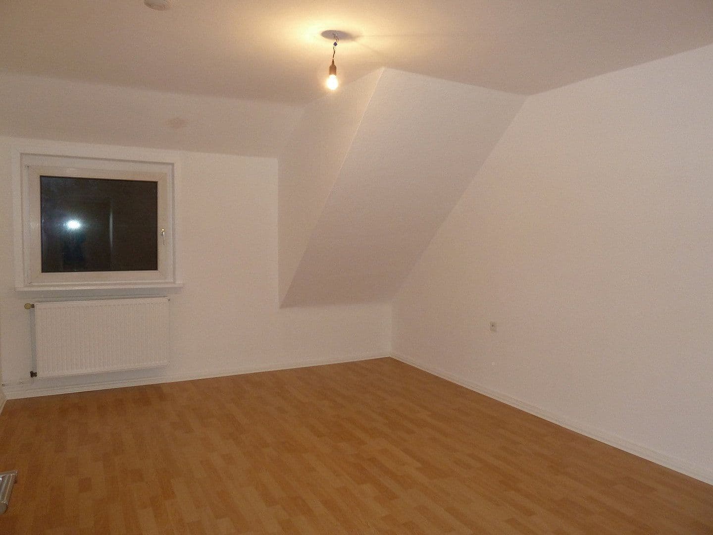 Prenájom bytu 3-izbový 81 m², Nibourstaße 9, Hameln, Dolné Sasko Prenájom bytu 3-izbový 81 m², Nibourstaße 9, Hameln, Dolné Sasko