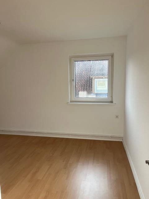 Prenájom bytu 3-izbový 81 m², Nibourstaße 9, Hameln, Dolné Sasko Prenájom bytu 3-izbový 81 m², Nibourstaße 9, Hameln, Dolné Sasko
