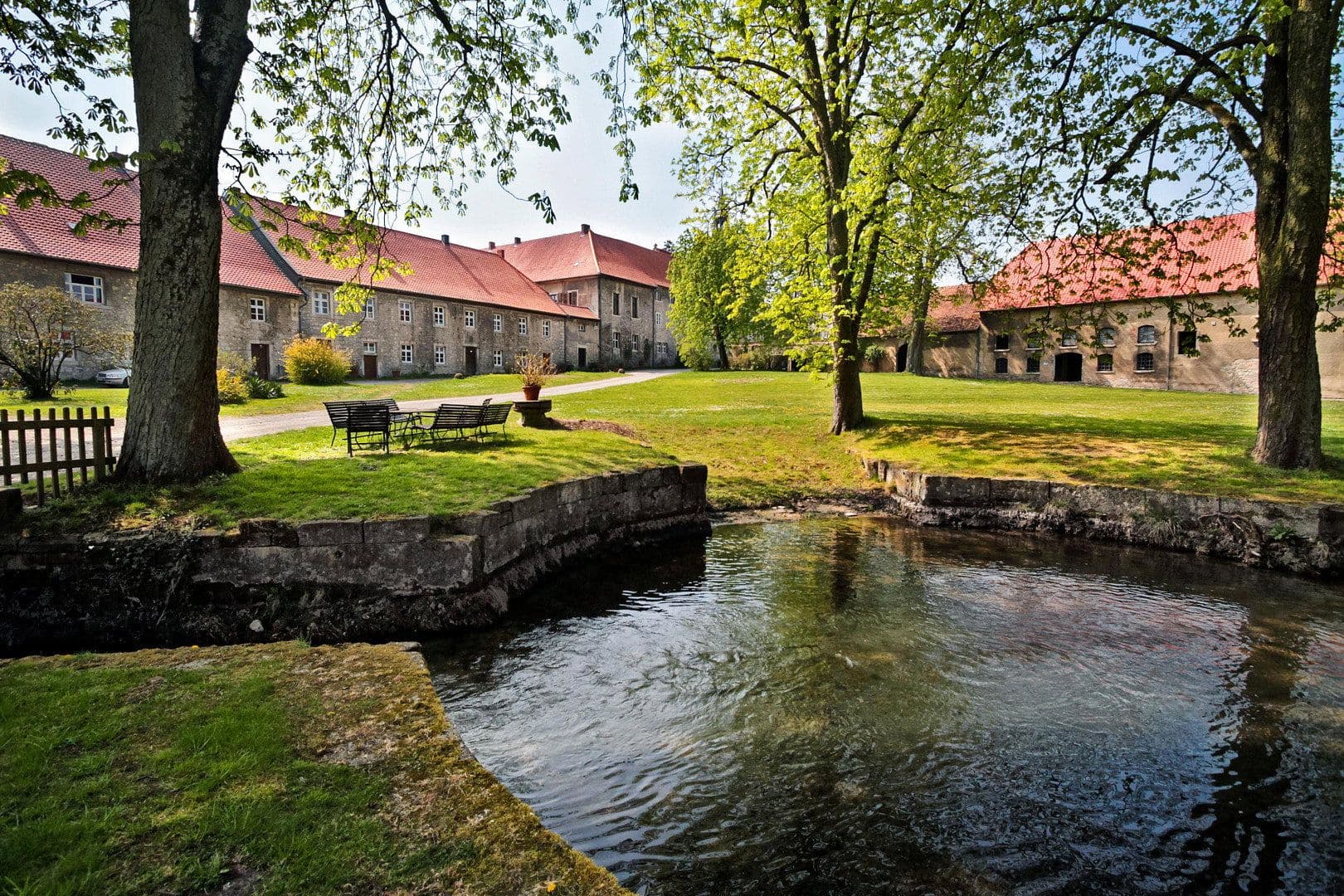 Prenájom bytu 5-izbový 194 m², Sickte, Dolné Sasko Prenájom bytu 5-izbový 194 m², Sickte, Dolné Sasko