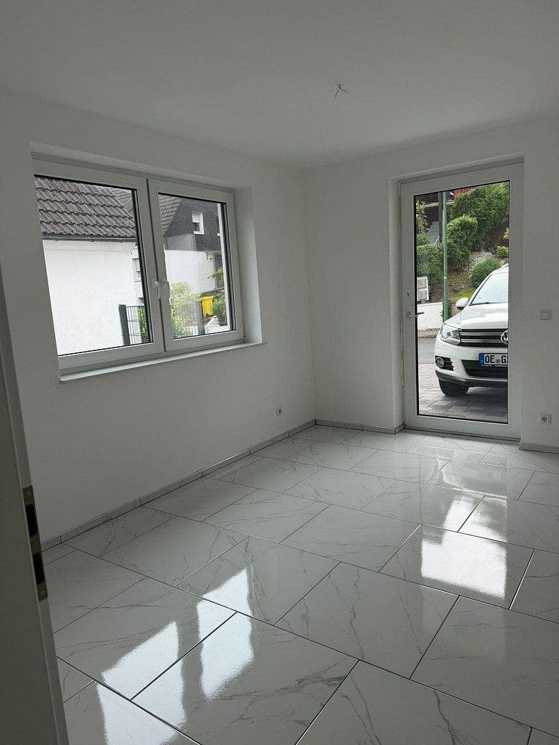 Prenájom bytu 2-izbový 60 m², Rhoderweg 16, Olpe, Severné Porýnie - Westfálsko Prenájom bytu 2-izbový 60 m², Rhoderweg 16, Olpe, Severné Porýnie - Westfálsko