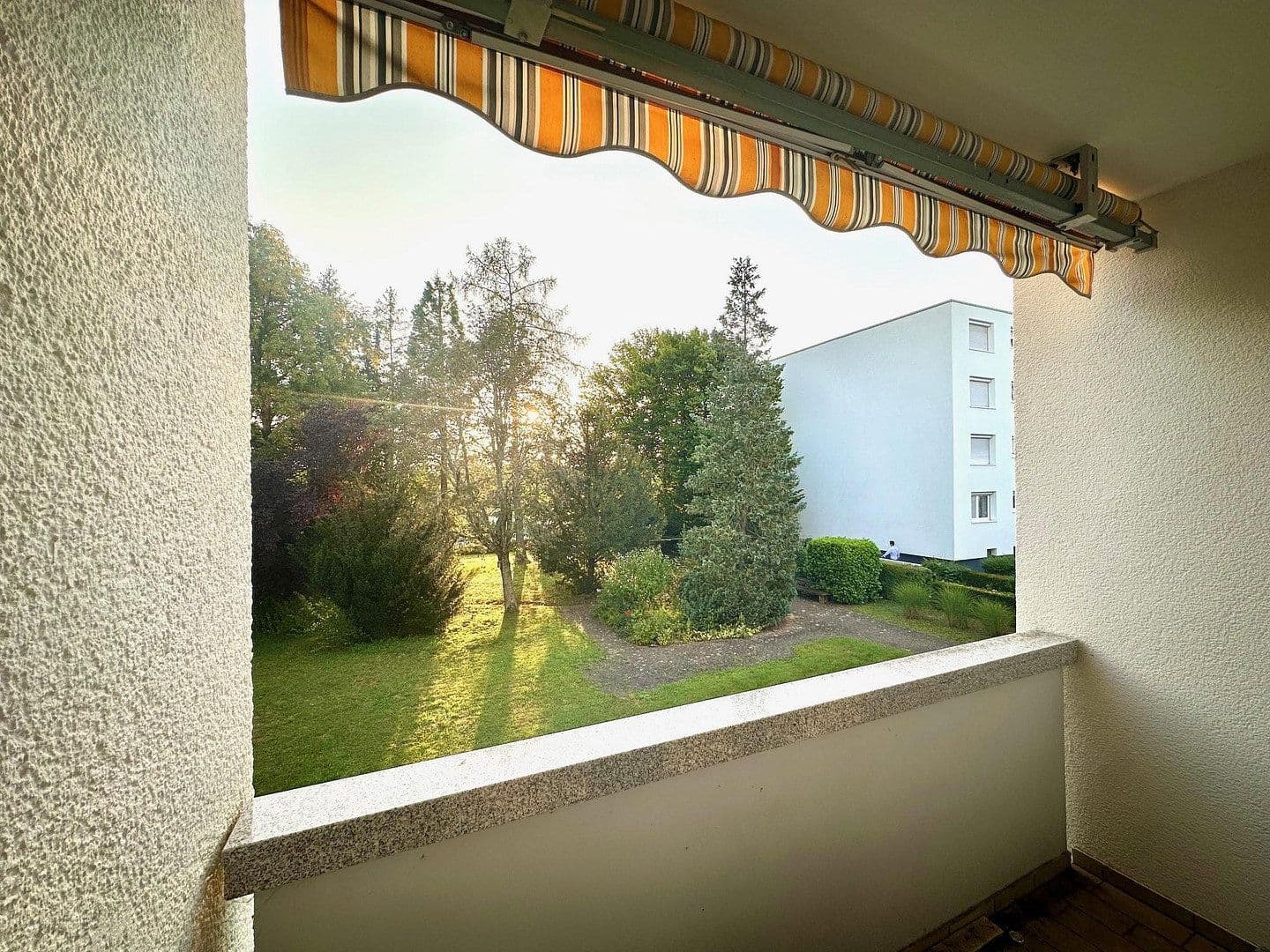 Prenájom bytu 3-izbový 77 m², Nürtingen, Bádensko-Wurttembersko Prenájom bytu 3-izbový 77 m², Nürtingen, Bádensko-Wurttembersko