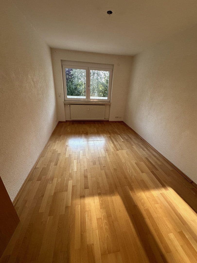 Prenájom bytu 3-izbový 77 m², Nürtingen, Bádensko-Wurttembersko Prenájom bytu 3-izbový 77 m², Nürtingen, Bádensko-Wurttembersko