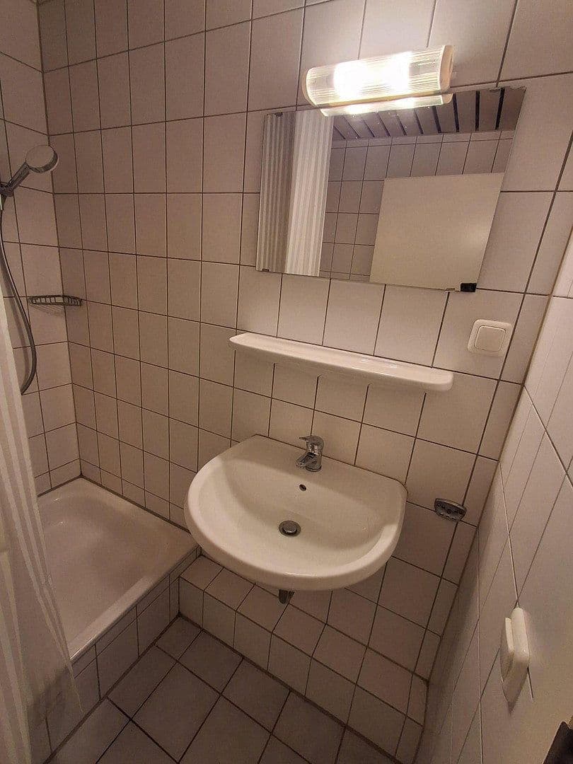 Prenájom bytu 1-izbový 26 m², Bäuminghausstr. 153, Essen, Severné Porýnie - Westfálsko Prenájom bytu 1-izbový 26 m², Bäuminghausstr. 153, Essen, Severné Porýnie - Westfálsko