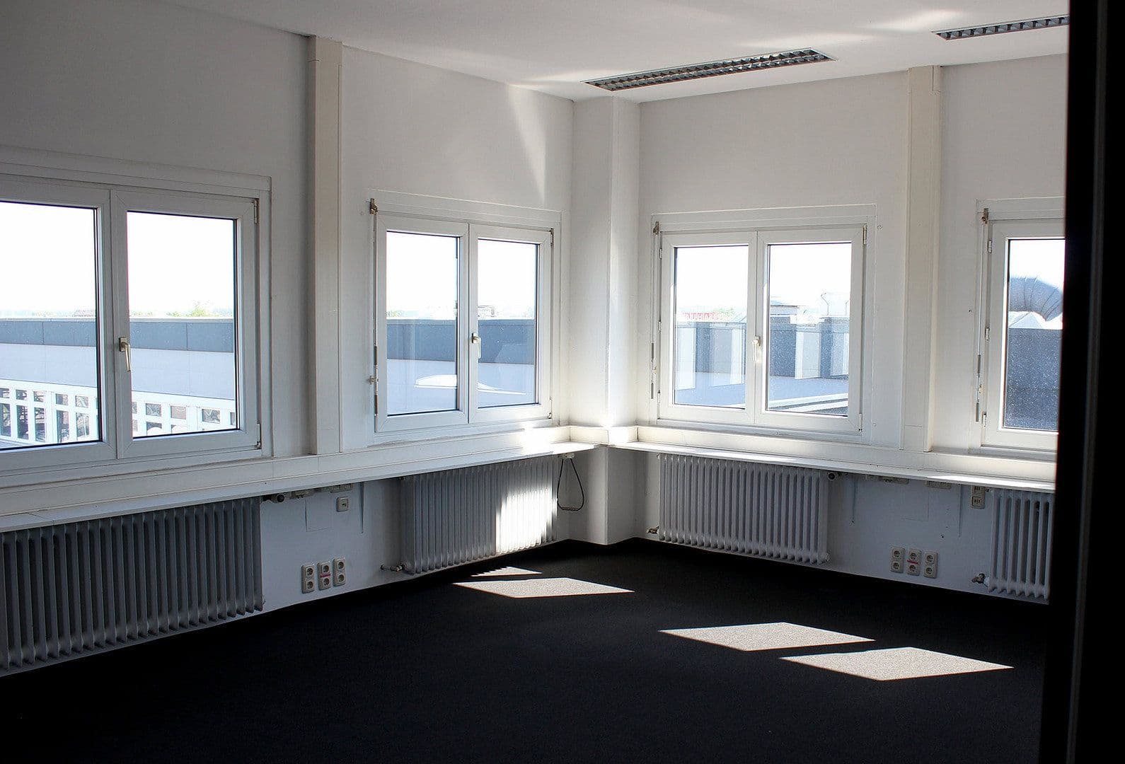Prenájom kancelárie 26 m², Brixenerstr. 8, Augsburg, Bavorsko Prenájom kancelárie 26 m², Brixenerstr. 8, Augsburg, Bavorsko