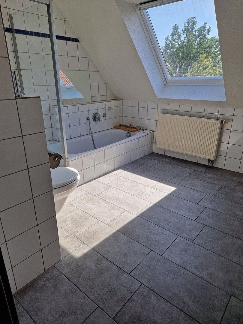 Prenájom bytu 2-izbový 80 m², Holter Kirchplatz 24, Schloß Holte-Stukenbrock, Severné Porýnie - Westfálsko Prenájom bytu 2-izbový 80 m², Holter Kirchplatz 24, Schloß Holte-Stukenbrock, Severné Porýnie - Westfálsko
