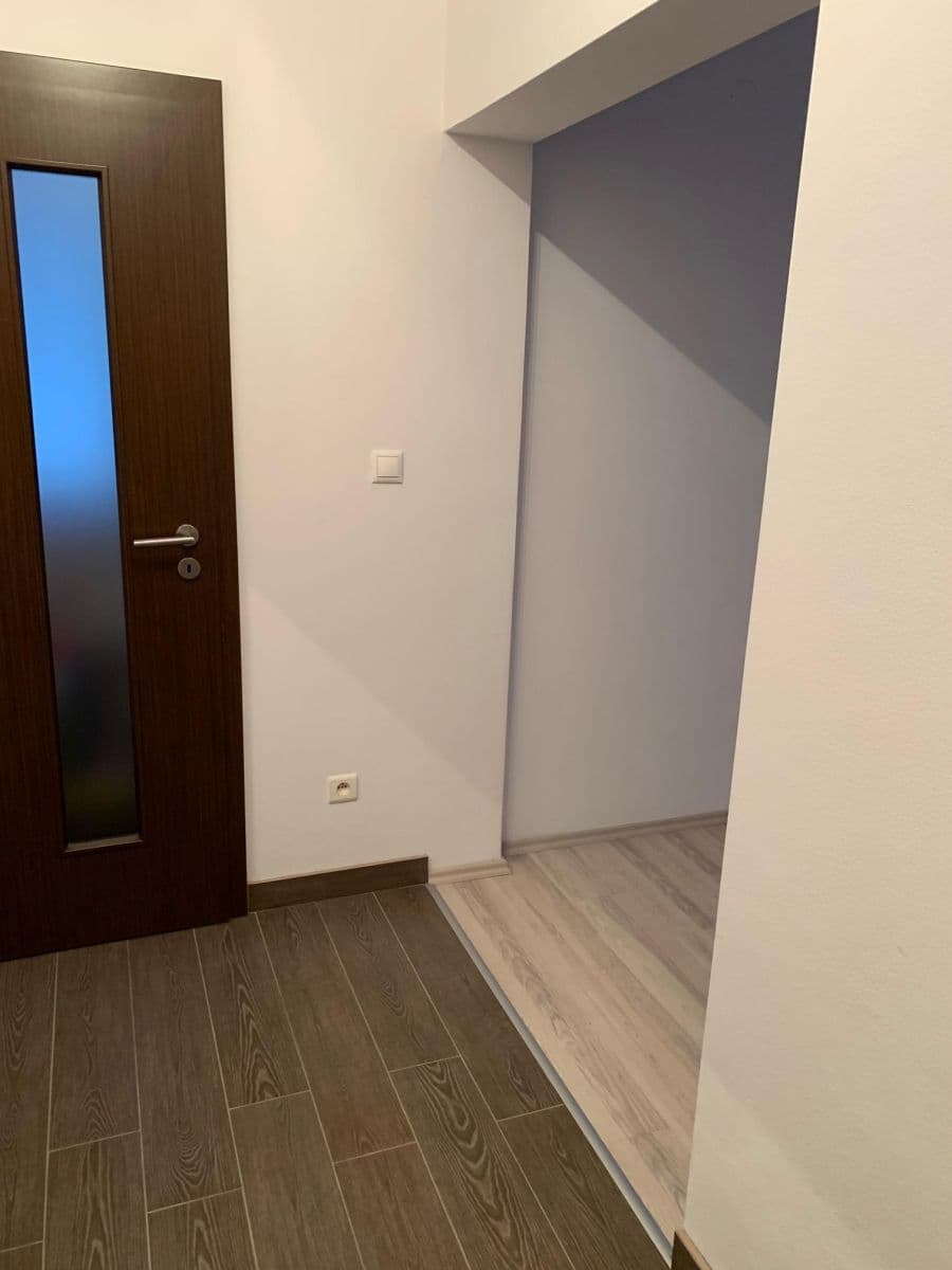 Prenájom bytu 2-izbový 64 m², Dúbravka, Bratislavský kraj Prenájom bytu 2-izbový 64 m², Dúbravka, Bratislavský kraj