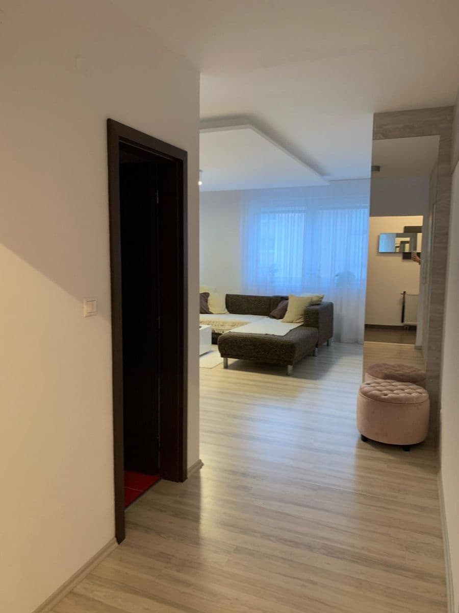 Prenájom bytu 2-izbový 64 m², Dúbravka, Bratislavský kraj Prenájom bytu 2-izbový 64 m², Dúbravka, Bratislavský kraj