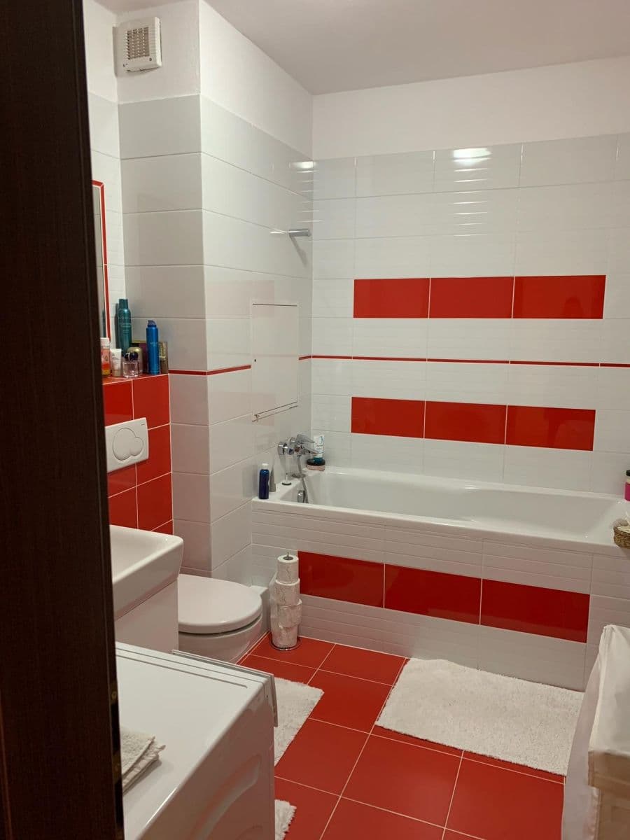 Prenájom bytu 2-izbový 64 m², Dúbravka, Bratislavský kraj Prenájom bytu 2-izbový 64 m², Dúbravka, Bratislavský kraj