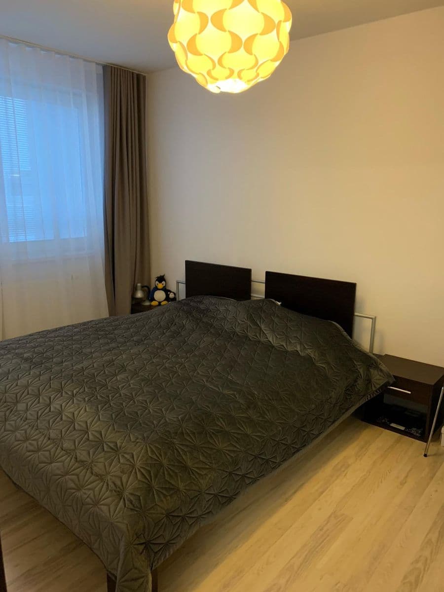 Prenájom bytu 2-izbový 64 m², Dúbravka, Bratislavský kraj Prenájom bytu 2-izbový 64 m², Dúbravka, Bratislavský kraj