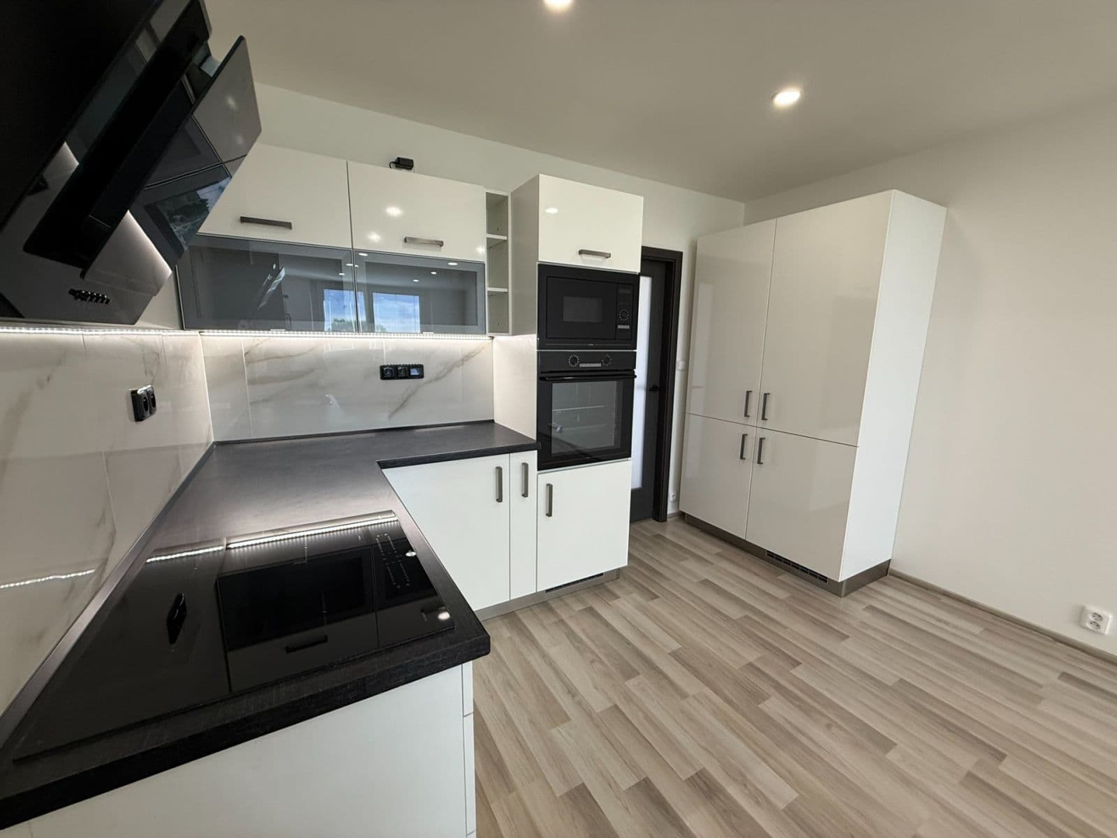 Predaj bytu 3-izbový 60 m², Brandlova, Hodonín, Jihomoravský kraj Predaj bytu 3-izbový 60 m², Brandlova, Hodonín, Jihomoravský kraj