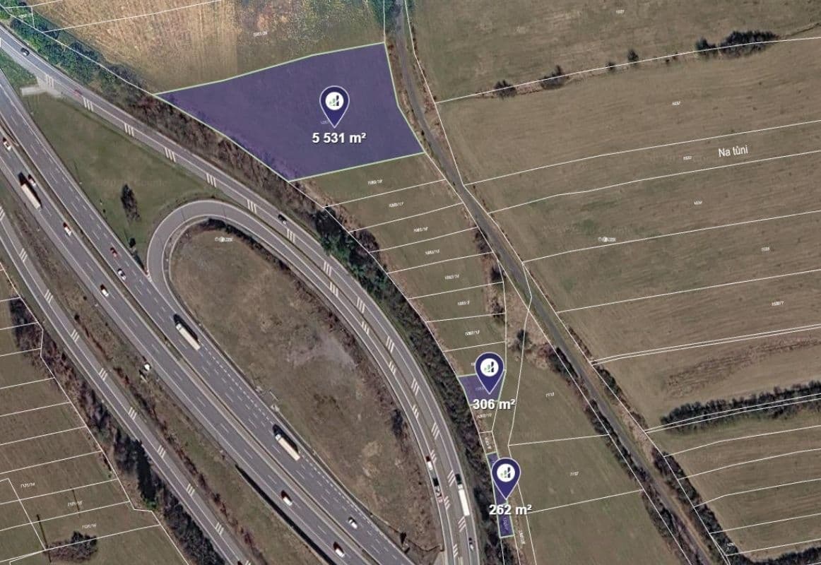 Predaj pozemku 6.099 m², Mirošovice, Středočeský kraj Predaj pozemku 6.099 m², Mirošovice, Středočeský kraj