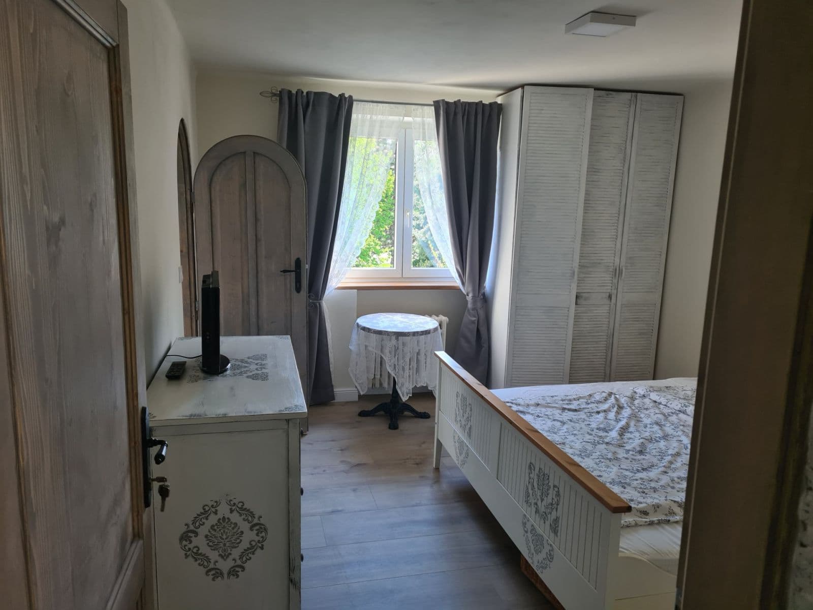 Prenájom bytu 3-izbový 81 m², Evropská, Praha, Praha Prenájom bytu 3-izbový 81 m², Evropská, Praha, Praha