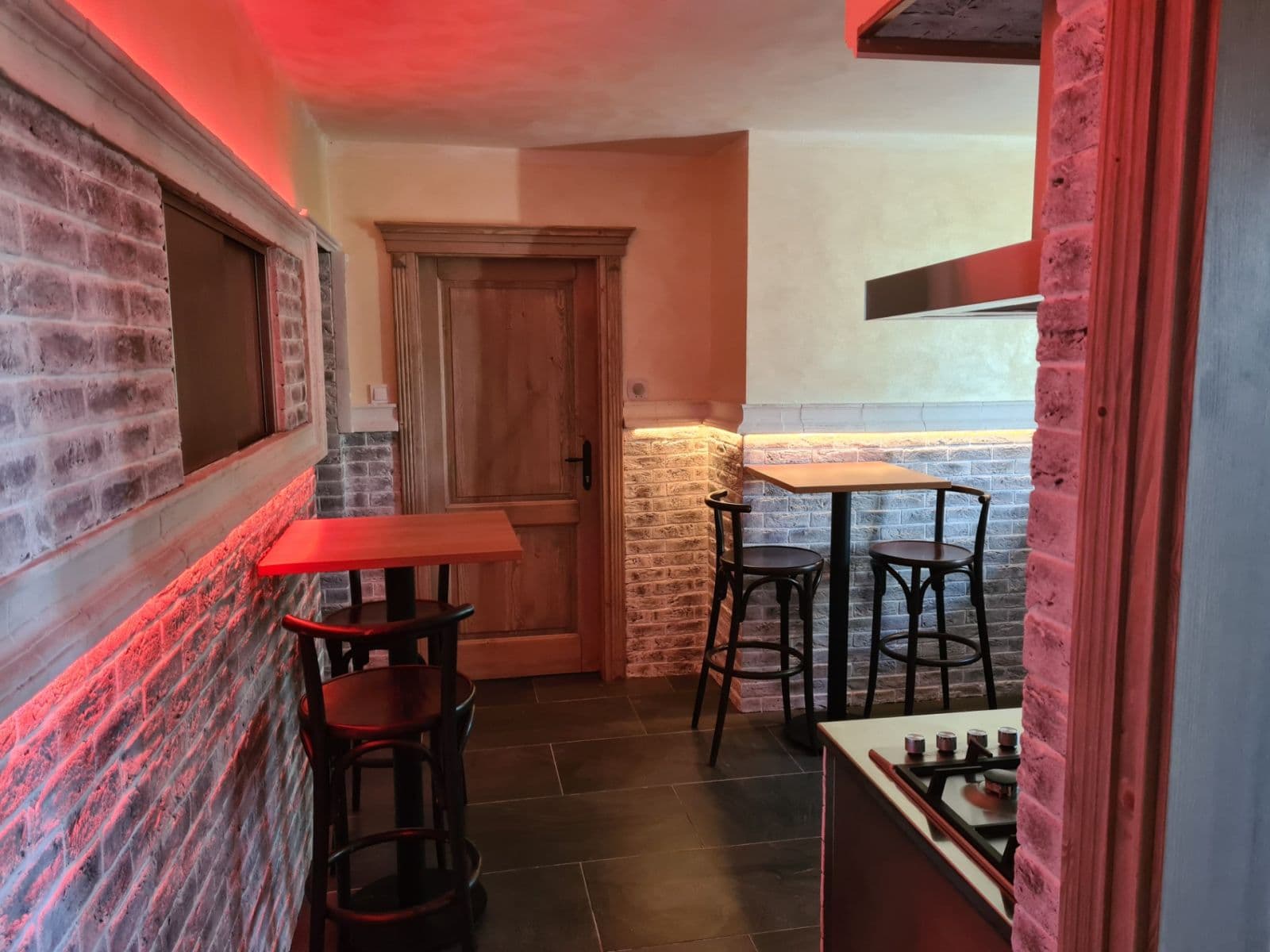 Prenájom bytu 3-izbový 81 m², Evropská, Praha, Praha Prenájom bytu 3-izbový 81 m², Evropská, Praha, Praha