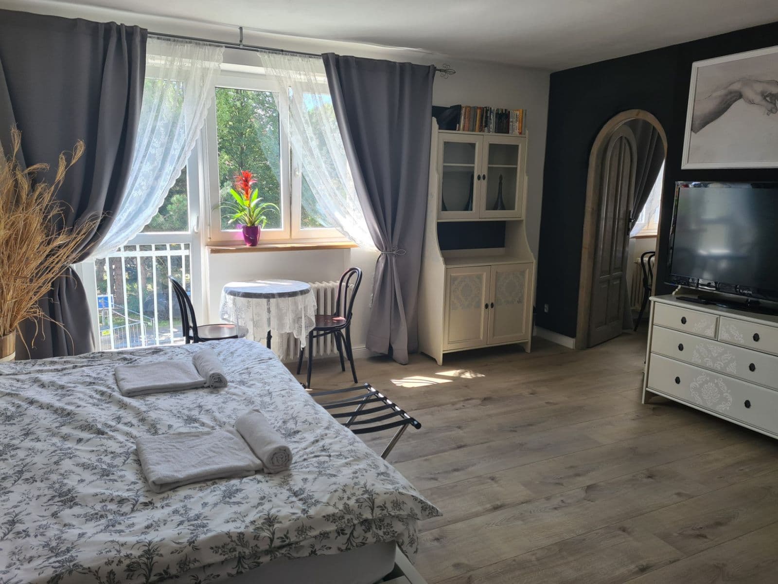 Prenájom bytu 3-izbový 81 m², Evropská, Praha, Praha Prenájom bytu 3-izbový 81 m², Evropská, Praha, Praha