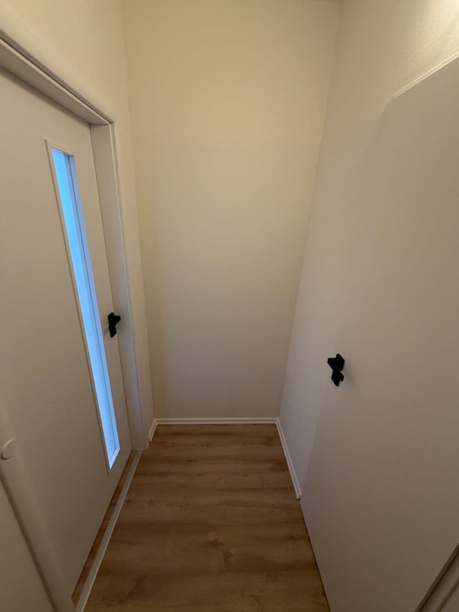 Prenájom bytu 2-izbový 37 m², Vinořské náměstí, Praha, Praha Prenájom bytu 2-izbový 37 m², Vinořské náměstí, Praha, Praha