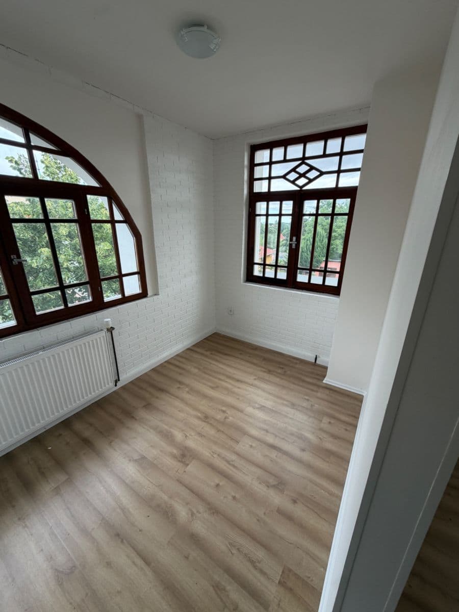 Prenájom bytu 2-izbový 37 m², Vinořské náměstí, Praha, Praha Prenájom bytu 2-izbový 37 m², Vinořské náměstí, Praha, Praha