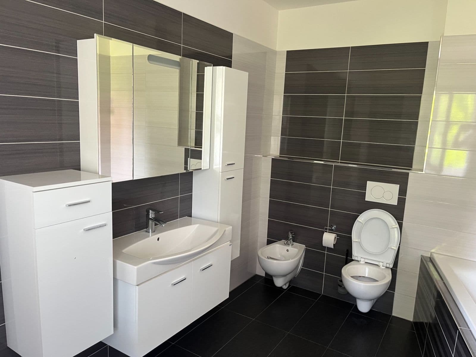 Prenájom domu 180 m², pozemok 800 m², Kazaňská, Praha, Praha Prenájom domu 180 m², pozemok 800 m², Kazaňská, Praha, Praha