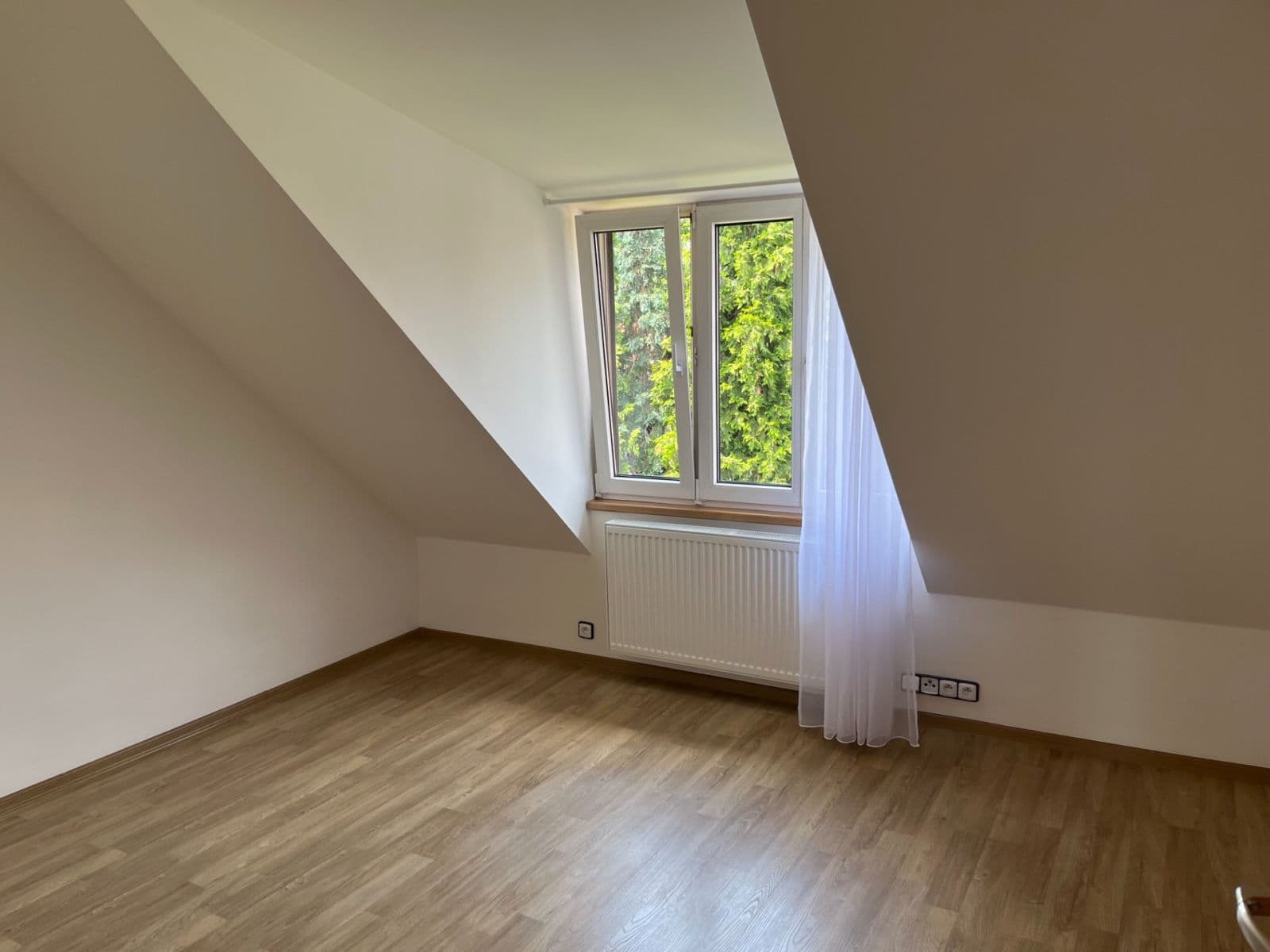 Prenájom domu 180 m², pozemok 800 m², Kazaňská, Praha, Praha Prenájom domu 180 m², pozemok 800 m², Kazaňská, Praha, Praha