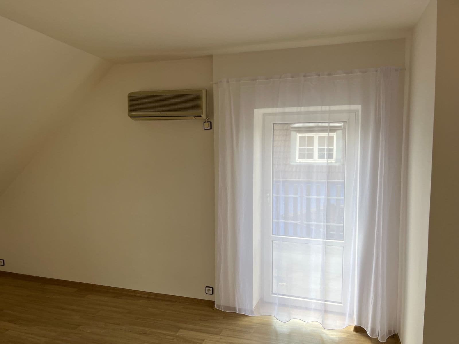 Prenájom domu 180 m², pozemok 800 m², Kazaňská, Praha, Praha Prenájom domu 180 m², pozemok 800 m², Kazaňská, Praha, Praha